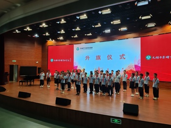 六年级：师恩如山 温暖同行