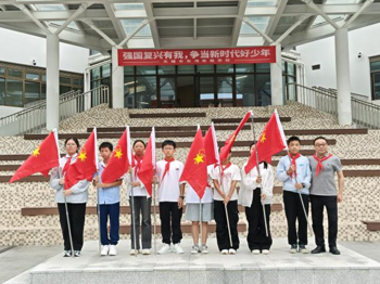 星星火炬代代传 强国复兴我担当——无锡市东鿍实验学校举行少先队建队76周年暨辅导员聘任仪式